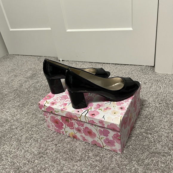 2𝒇𝒐𝒓$60 ANNE KLEIN iFlex MaryJo Peep Toe Pumps 2.5''heels Size7 - Picture 2 of 7